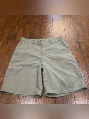 Performance Lone Cypress Pebble Beach Shorts Mens 34 Tan Golf Travel